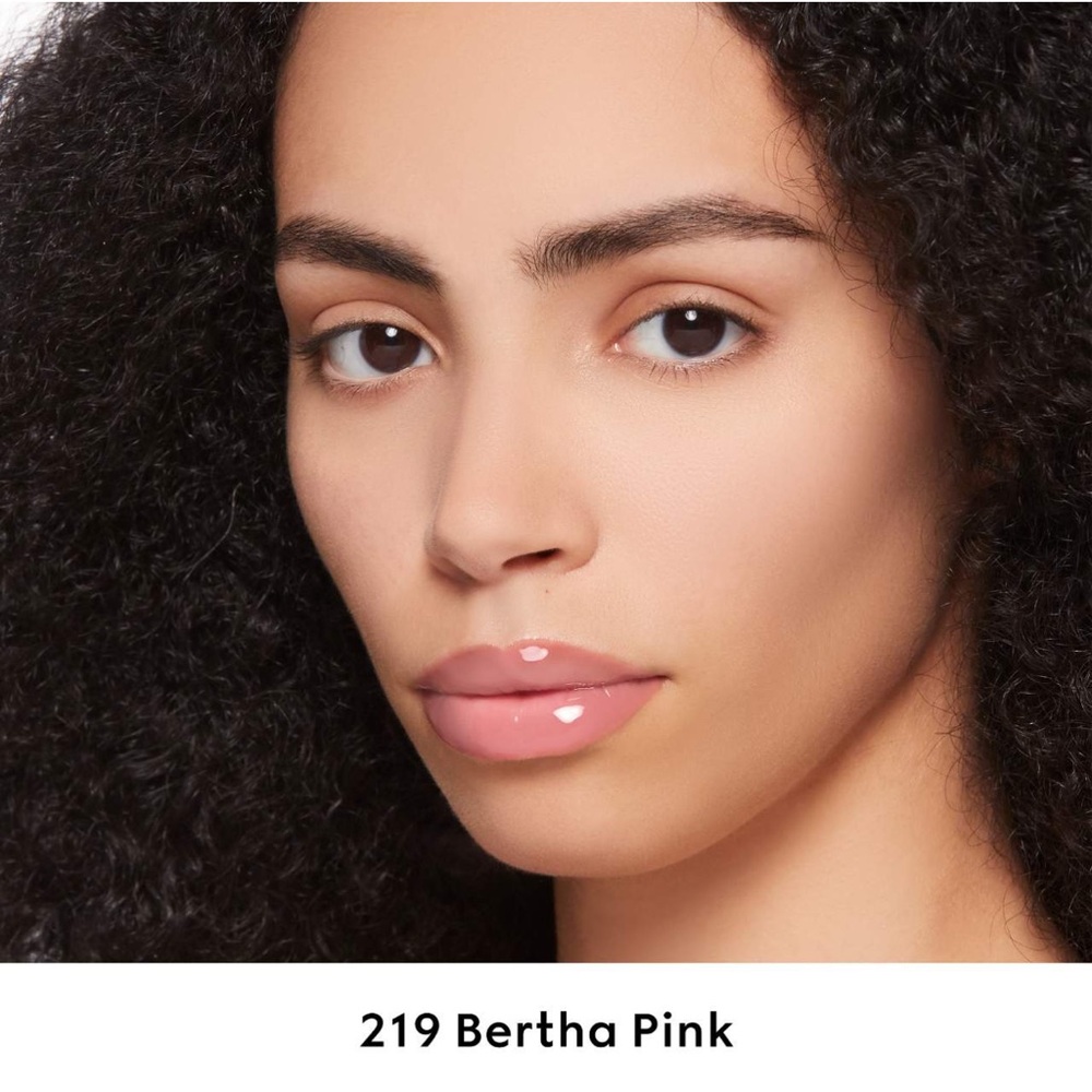 Gucci Hydrating Plumping Lip Gloss - Bertha Pink - Picture 5 of 8